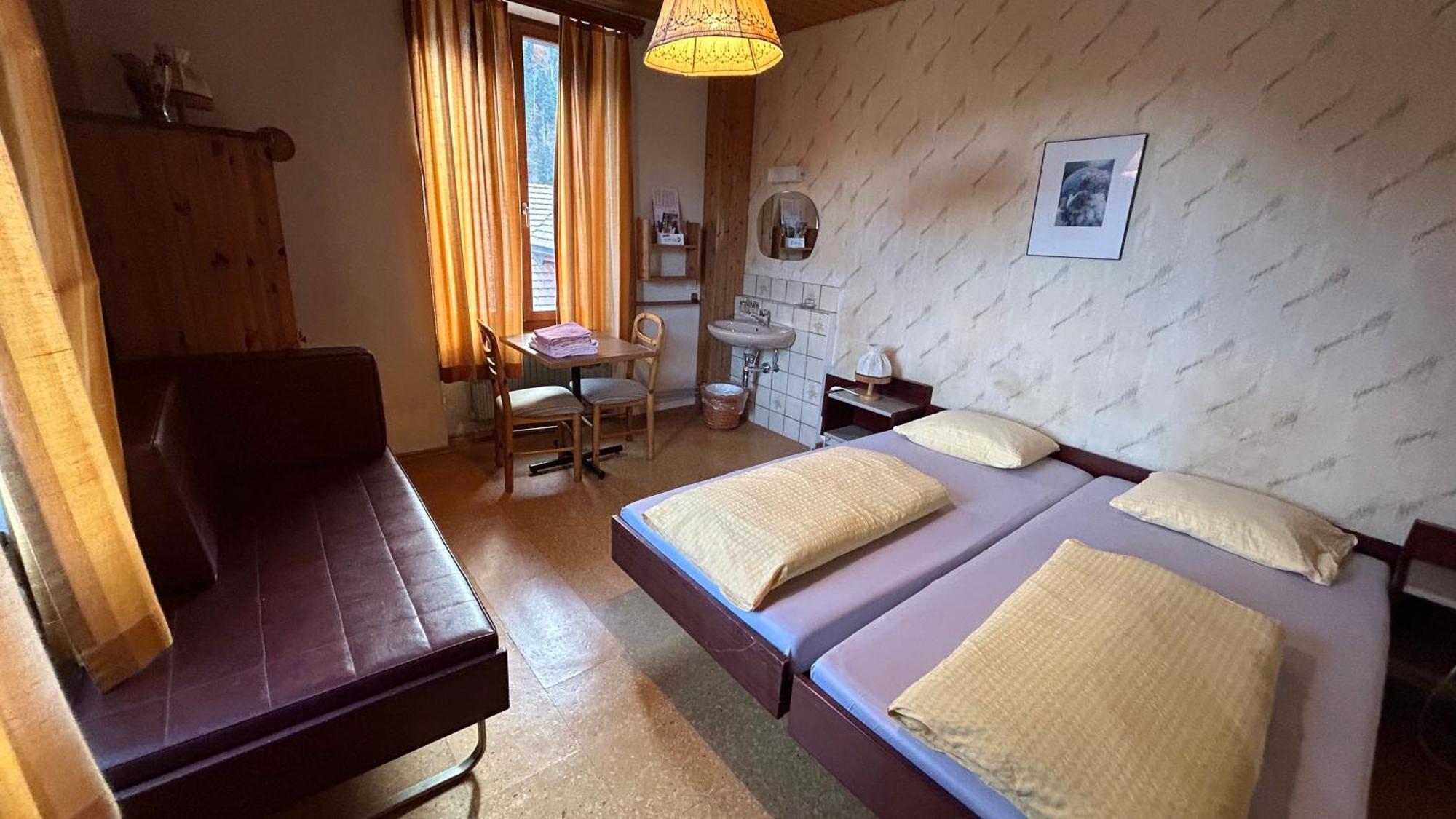 Maison D'Hotes De La Gare Montbovon Habitación foto