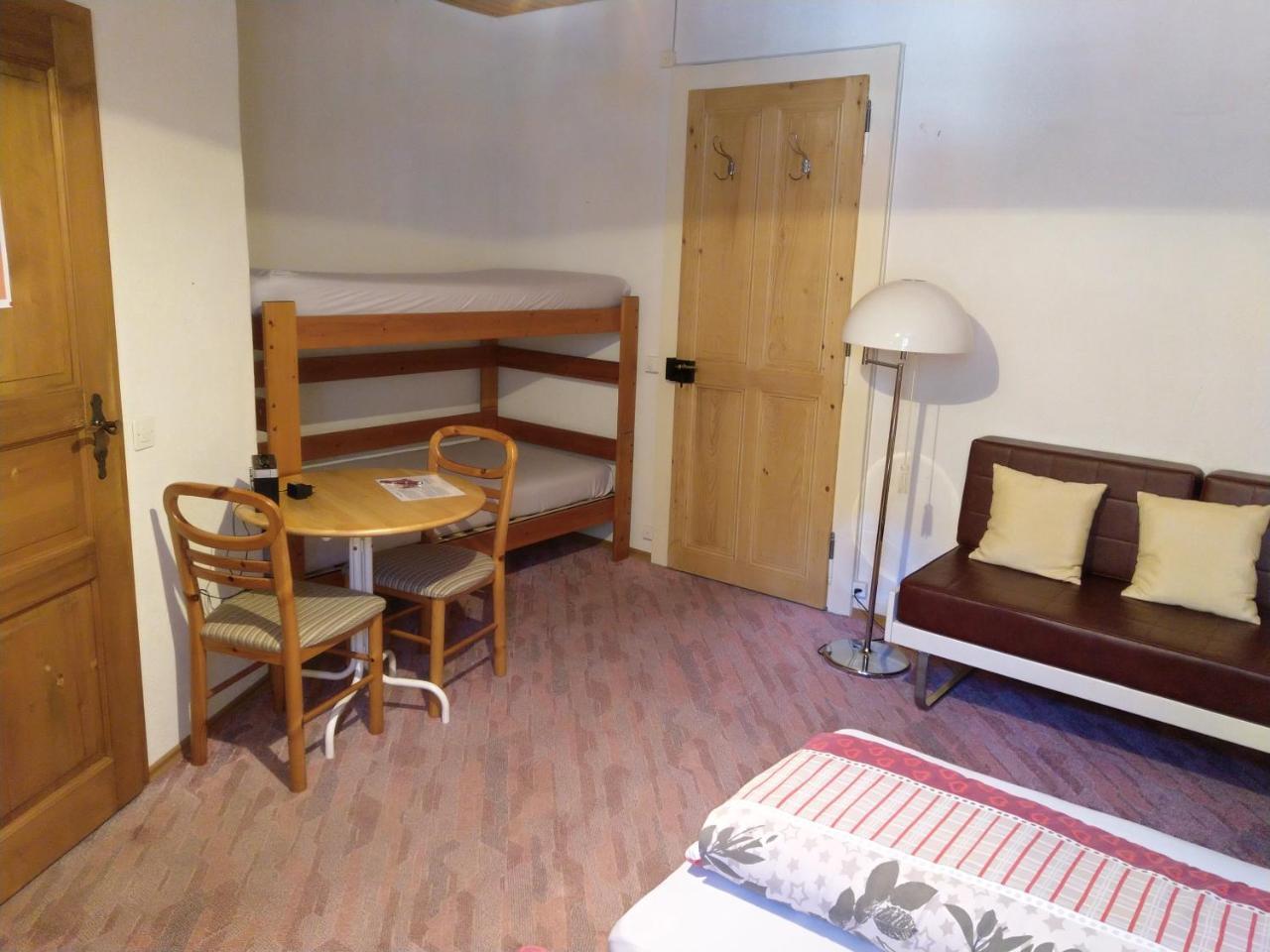 Maison D'Hotes De La Gare Montbovon Habitación foto